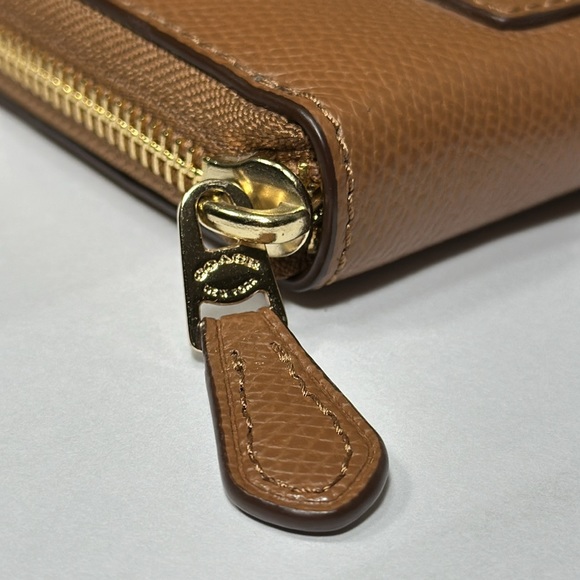 *NWT* COACH Accordion Zip Wallet - HTF color - Picture 4 of 15